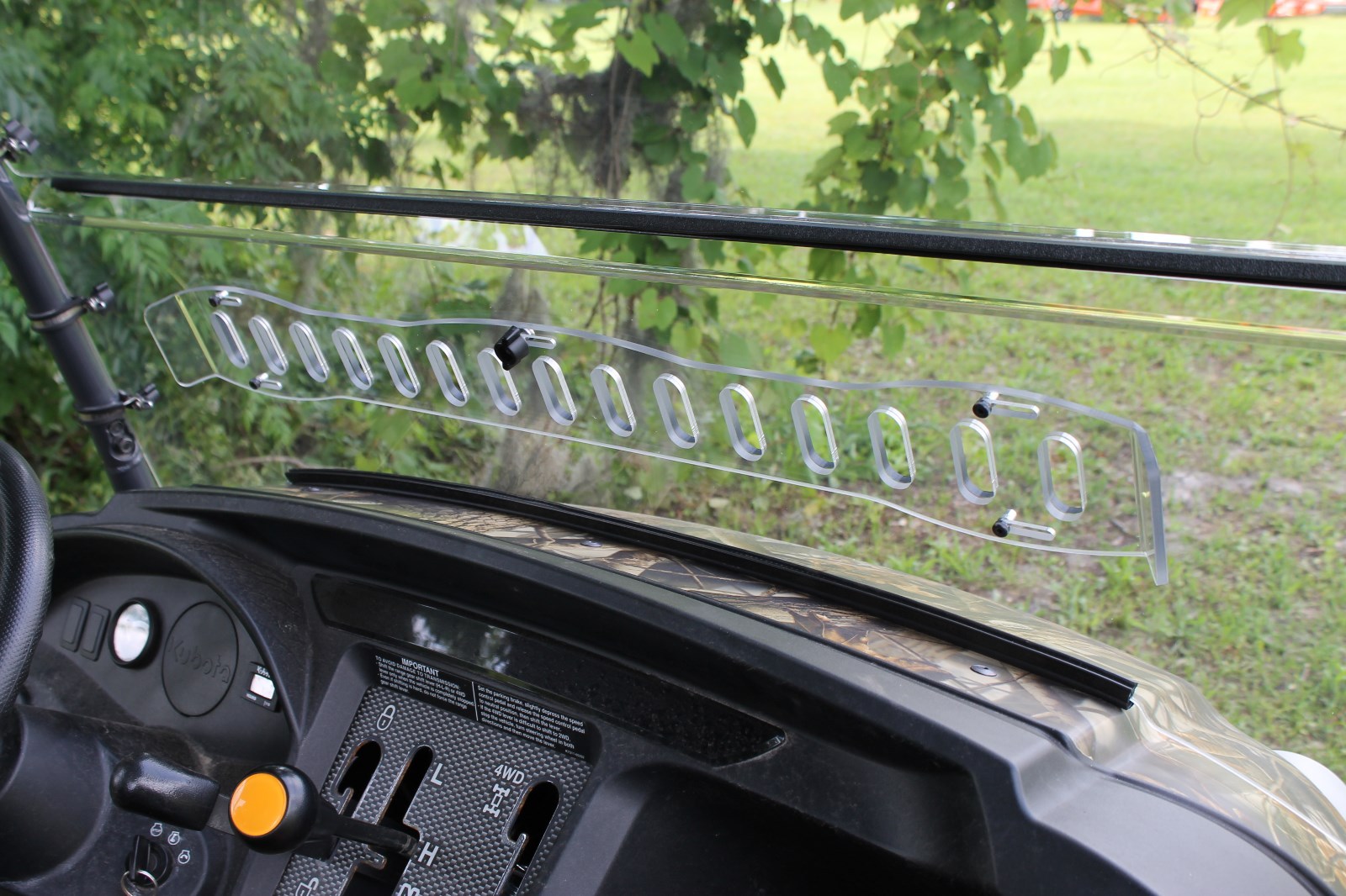 KUBOTA RTV 520 VENTED WINDSHIELD