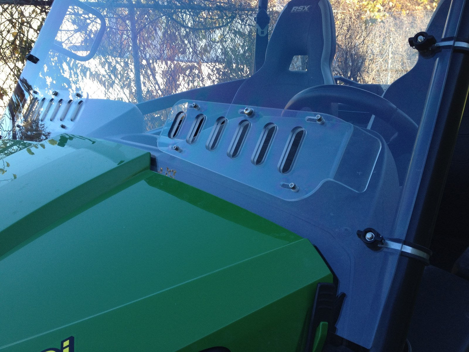 JOHN DEERE XUV 550, 550 S4, 590i, 590m, RSX 850i 860i 860M VENTED WINDSHIELD